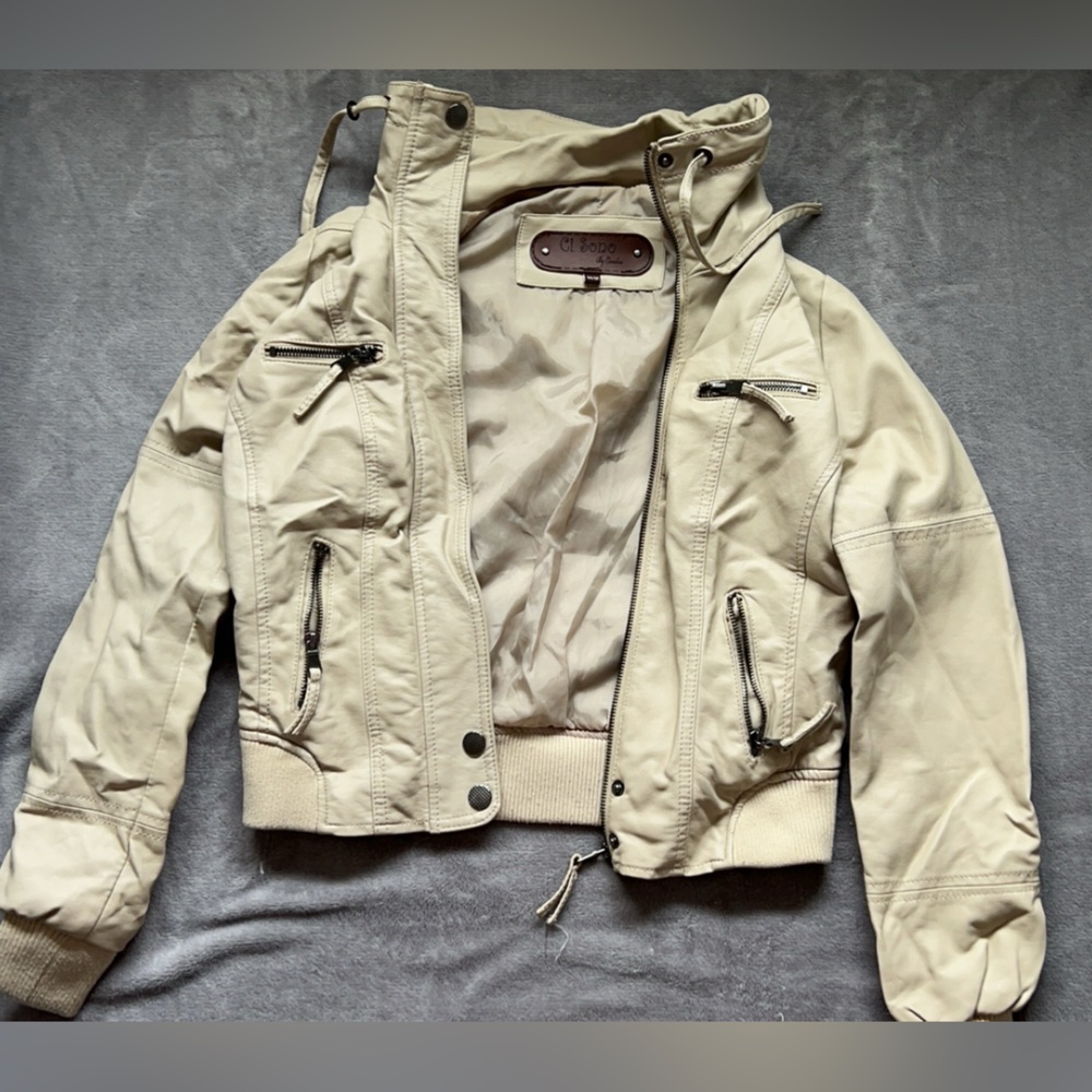 Medium Ci Sono faux tan leathered jacket.